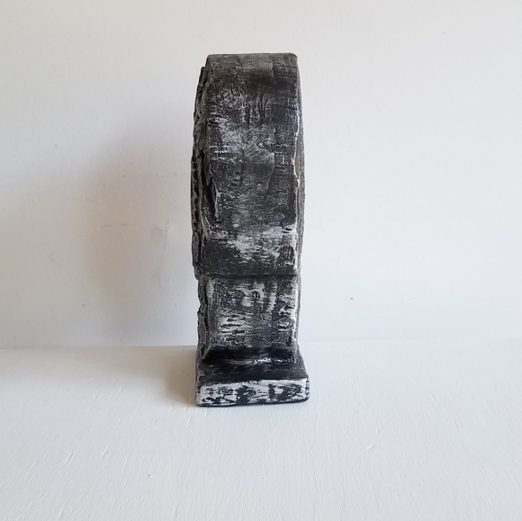 Day of the Dead Skull Mantel Décor - Picture 3 of 7